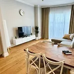 новая стильная у площади таксим, панорамная терраса на крыше Appartement