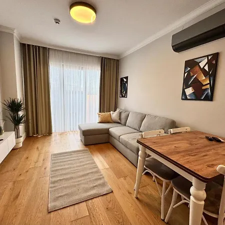 Appartement новая стильная у площади таксим, панорамная терраса на крыше