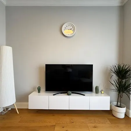 Appartement новая стильная у площади таксим, панорамная терраса на крыше *